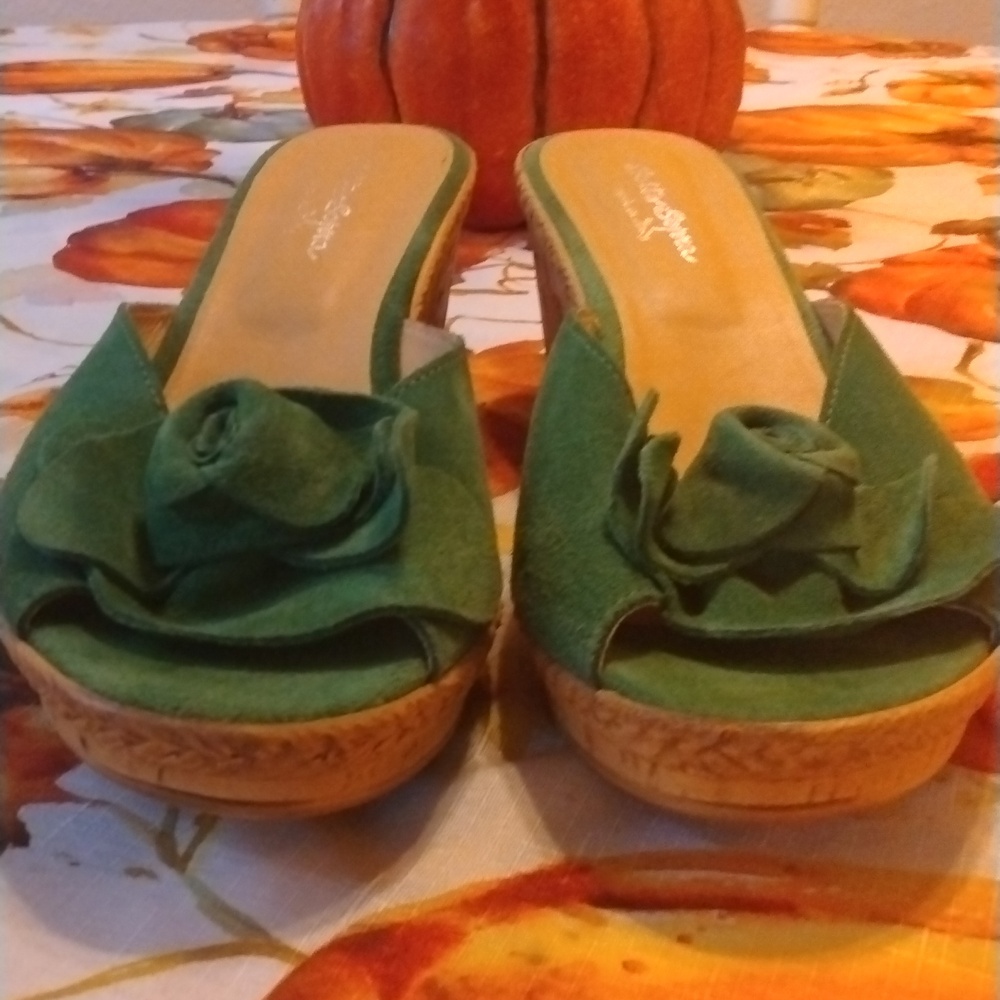 Green Suede Mules by Sotto Sopra - Picture 4 of 5